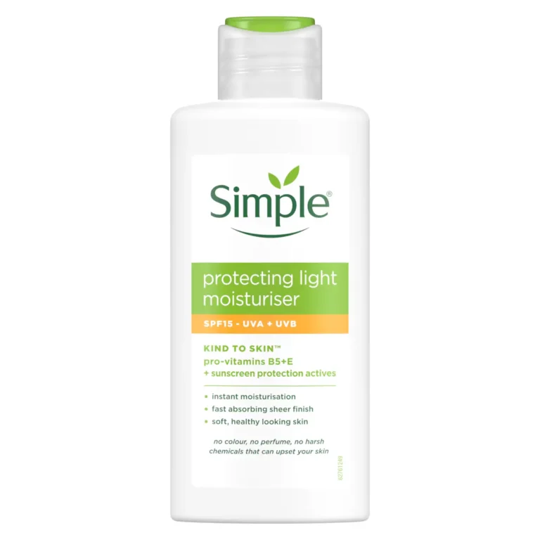 کرم مرطوب کننده روز و شب سیمپل مدل Protecting Light با SPF15 حجم 125ml